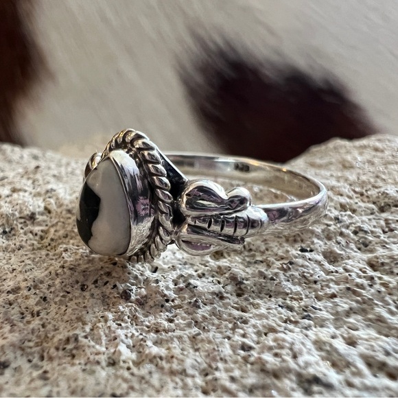 ❤️ White Buffalo Turquoise Teardrop Ring Sz 6.75 Navajo Southwestern Sterling - Picture 3 of 13